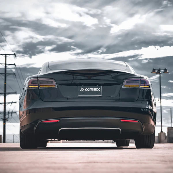 12-21 Tesla Model S LUXX-Series LED Tail Lights Black Smok (With Black Trunk Center Piece Replacement)