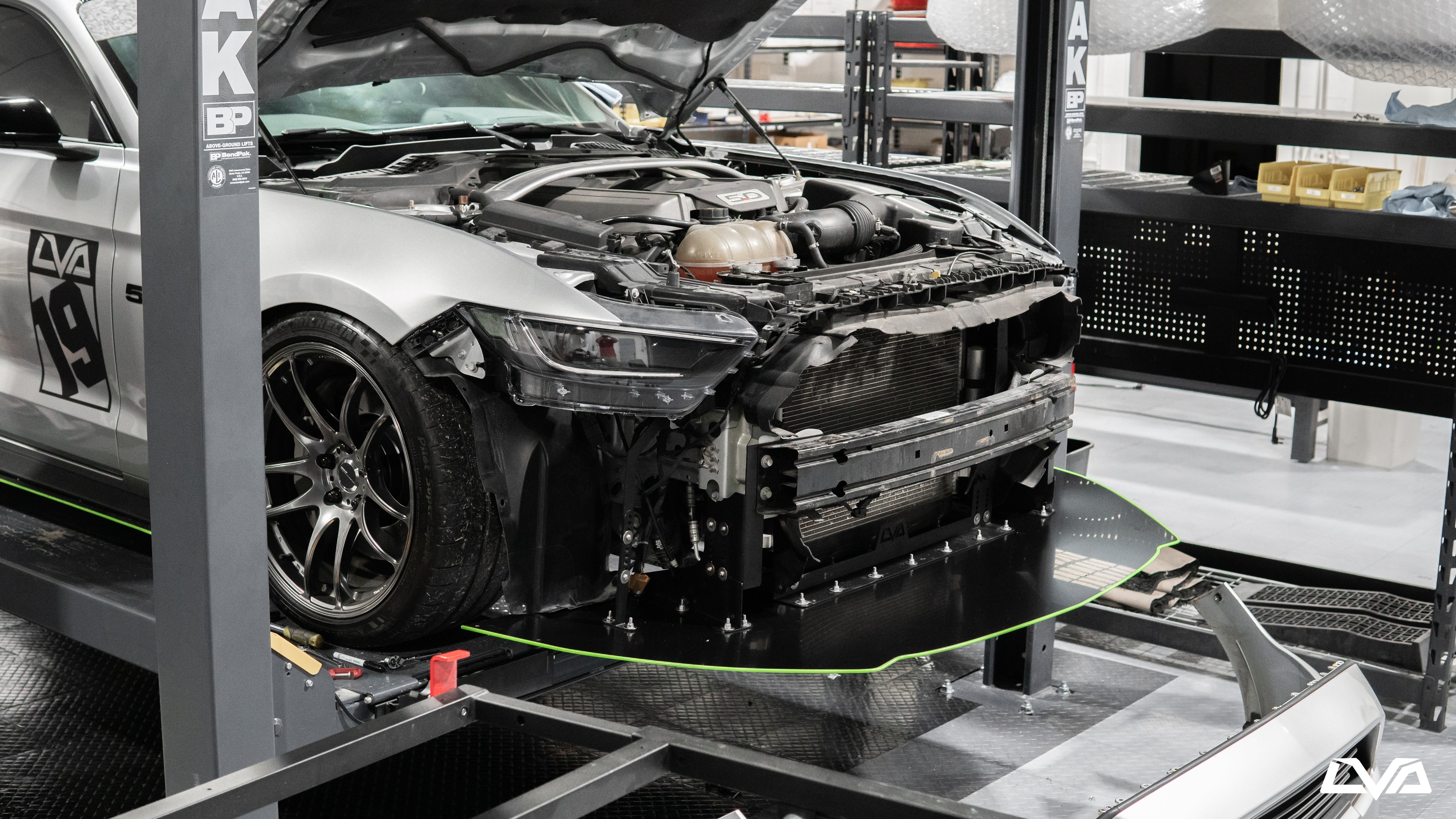 LVA 2015-2023 Ford Mustang Kit de répartiteur avant pour montage sur châssis 